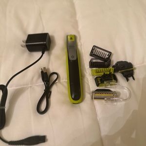 Phillips One Face and Body razor